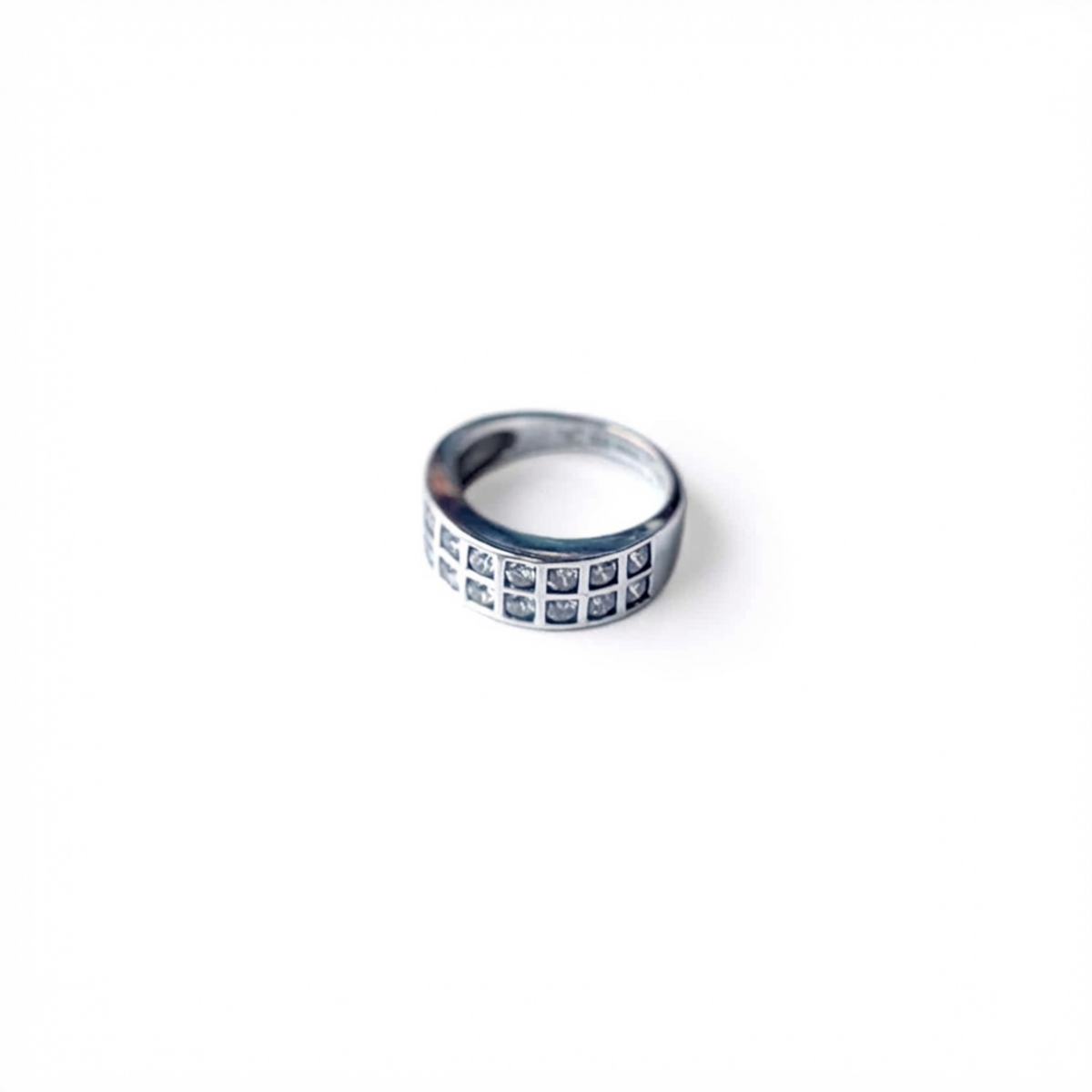 Sterling Silver Ring 18cz Stones